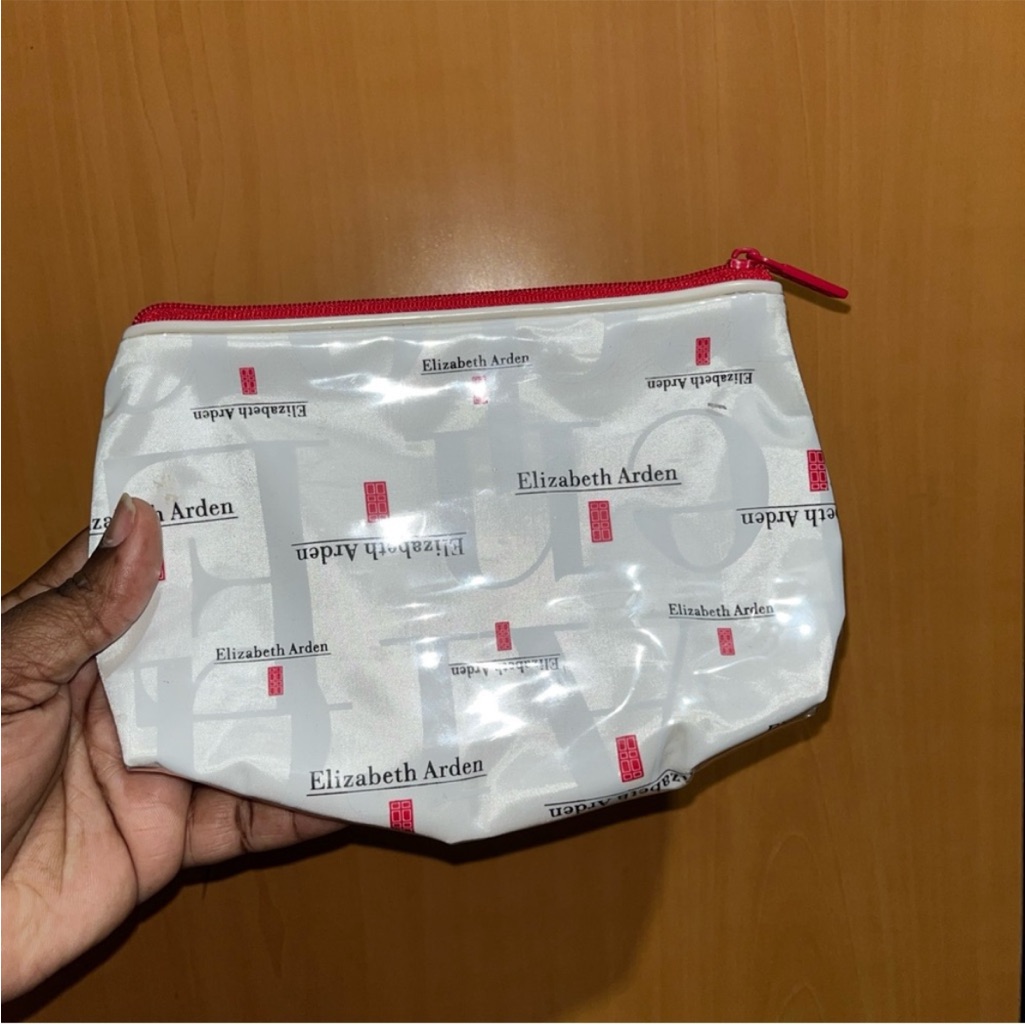 Elizabeth Arden Red And White Logo Pouch Elizabeth Arden Red And White Logo Pouch